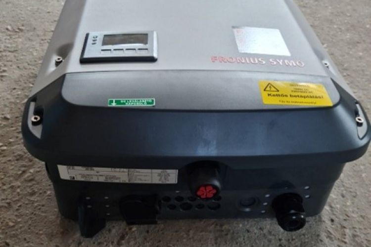 Fronius Symo 6.0-3-M, light inverter