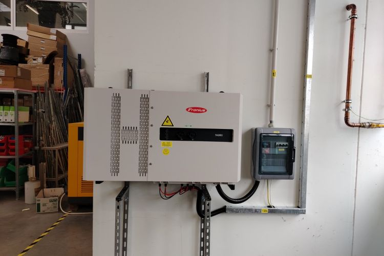 Alba Lux Invest Kft. - Székesfehérvár - 110 db Canadian Solar CS6L-455MS Napelem / Fronius Tauro ECO 50-3-D Inverter