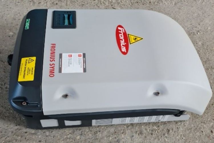 Fronius Symo 6.0-3-M, light inverter