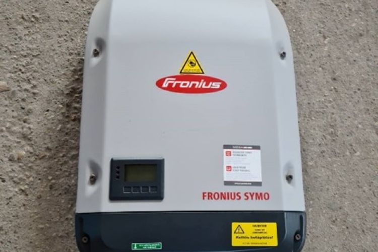 Fronius Symo 6.0-3-M, light inverter