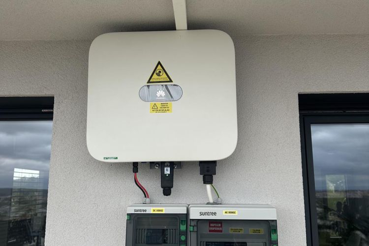 Sopron - 14 db Canadian Solar CS6L-455MS Napelem / Huawei SUN2000-8KTL-M1 Inverter