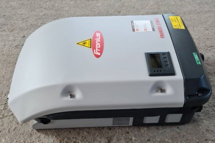 Fronius Symo 6.0-3-M, light inverter