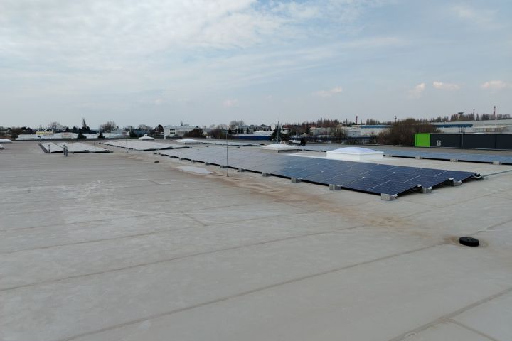 metaloBOX Kft. A Épület - Székesfehérvár - 154 db Canadian Solar CS6L-460MS Napelem / Fronius Tauro ECO 50-3-D Inverter