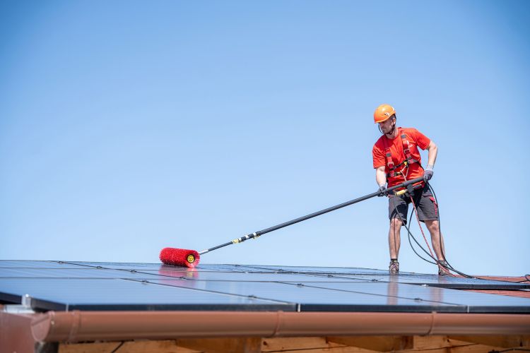 Napelem mosás és karbantartás