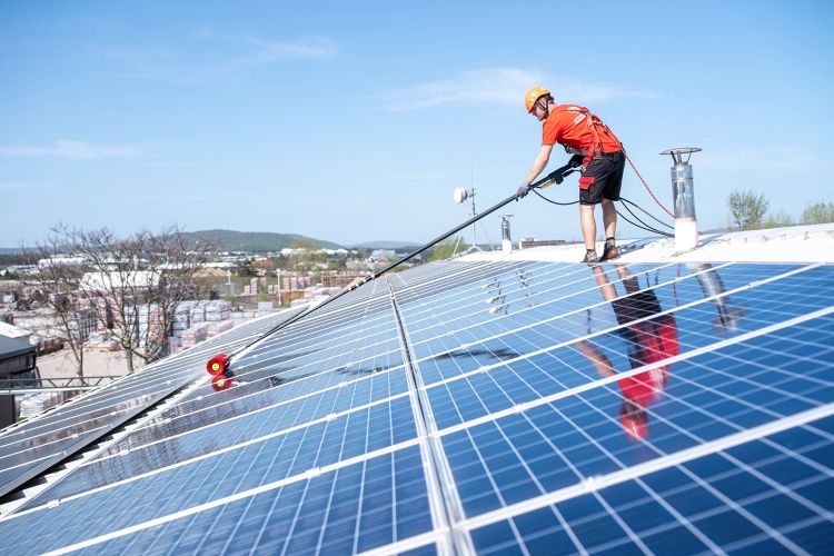 Napelem mosás és karbantartás