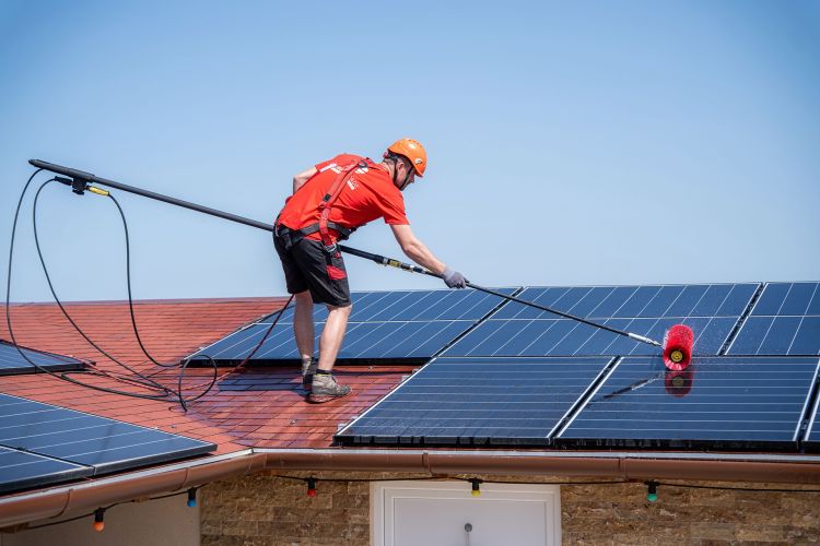 Napelem mosás és karbantartás