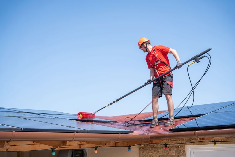 Napelem mosás és karbantartás