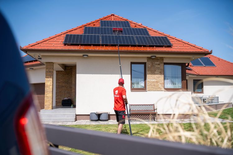 Napelem mosás és karbantartás