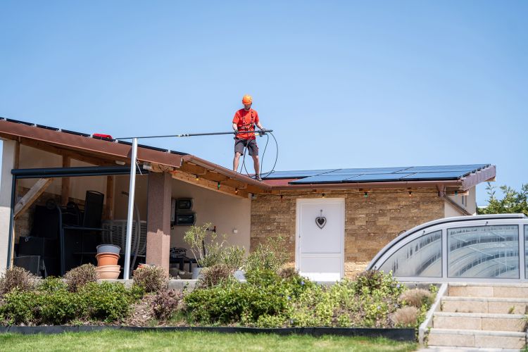 Napelem mosás és karbantartás