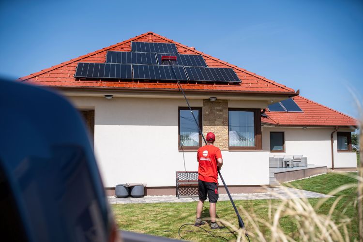 Napelem mosás és karbantartás