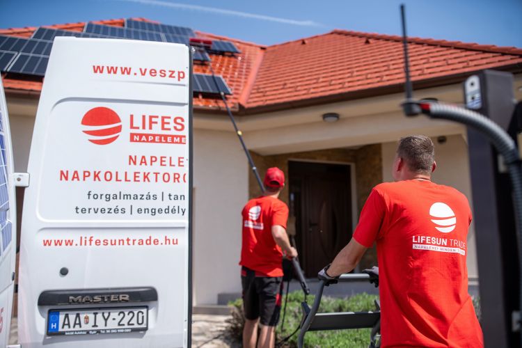 Napelem mosás és karbantartás